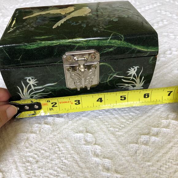VTG Mother of Pearl Inlay Lacquer Jewelry Music Box Green Birds Mirror 6"x3.5" - Picture 11 of 13